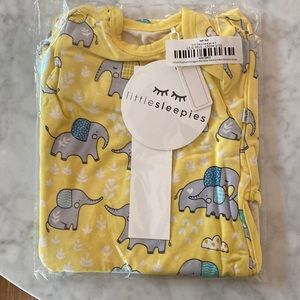Little sleepies new born. Never worn with tags